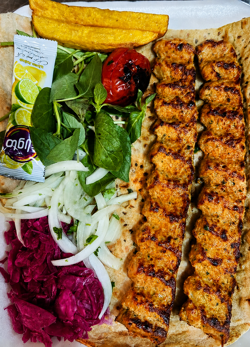 خوراک کباب کوبیده مرغ (دو سیخ)