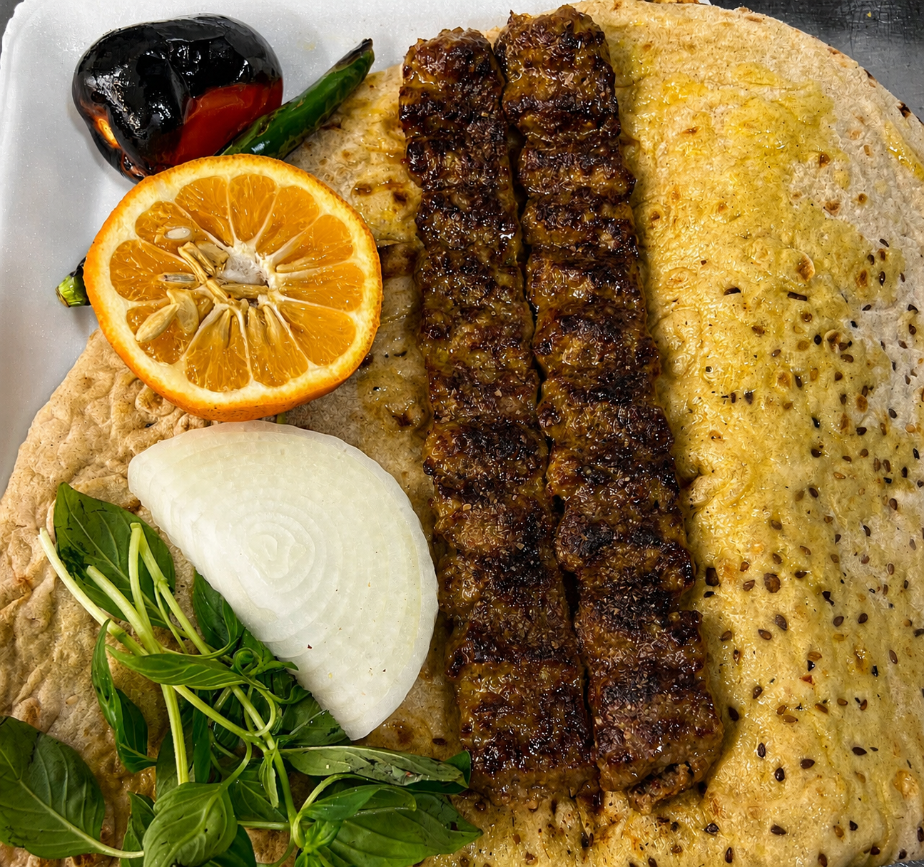 خوراک کباب کوبیده (دو سیخ)